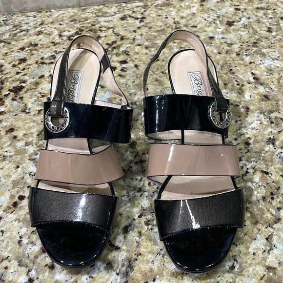BRIGHTON VILLA patent leather sling back heels.  7.5M - Picture 2 of 8